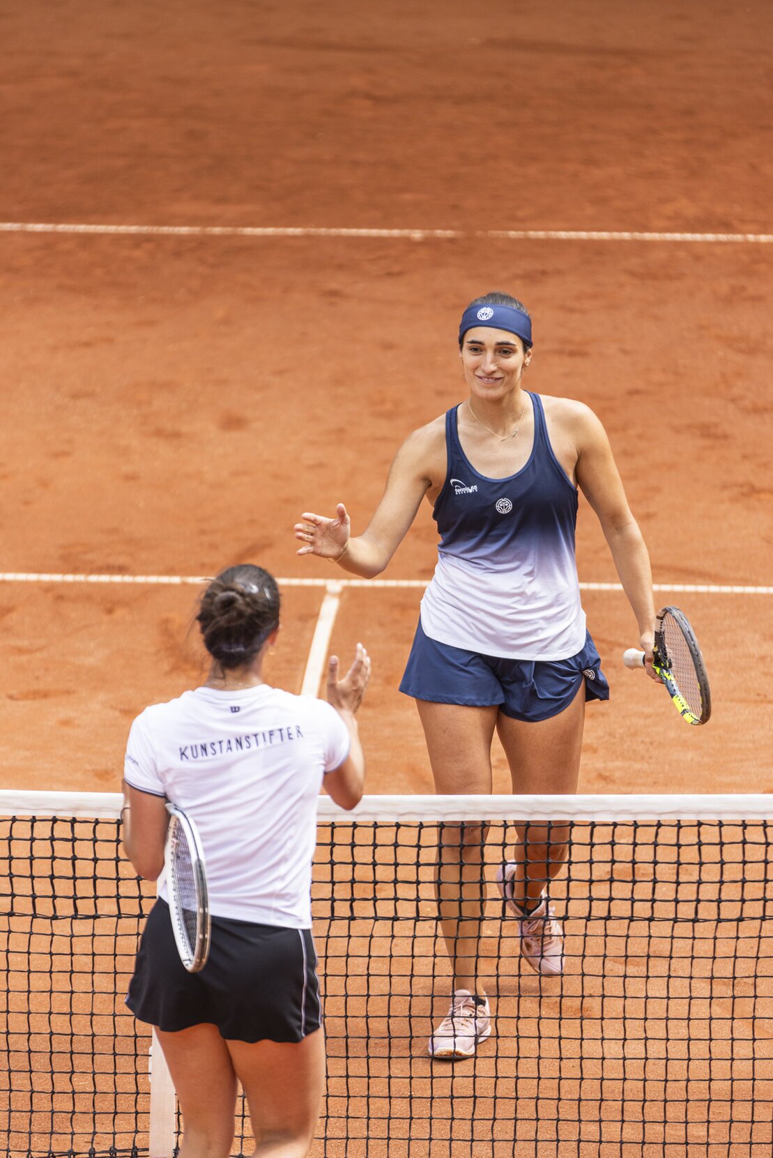 Teams besprechen Spielablauf vor dem Match